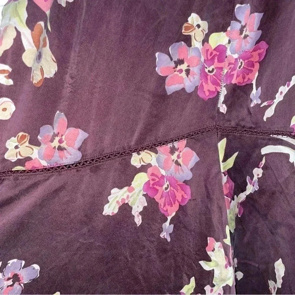 The  Limited Skirt - Picture 3 of 6